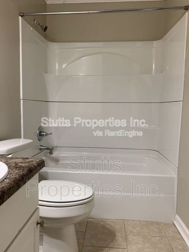 Photo - 414 Hermitage Dr Unit 5