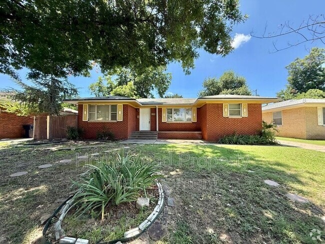 Building Photo - 4208 NW 21st St Rental