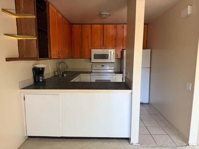 Photo - LOVELY, SPACIOUS UPSTAIRS CONDO! Unit 6