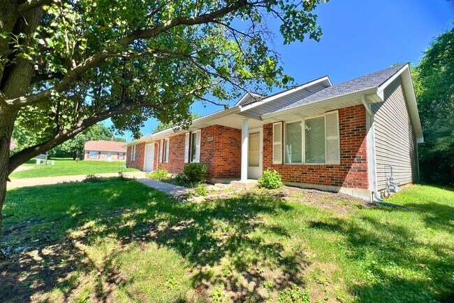 Photo - 2509 Hollyhock Dr