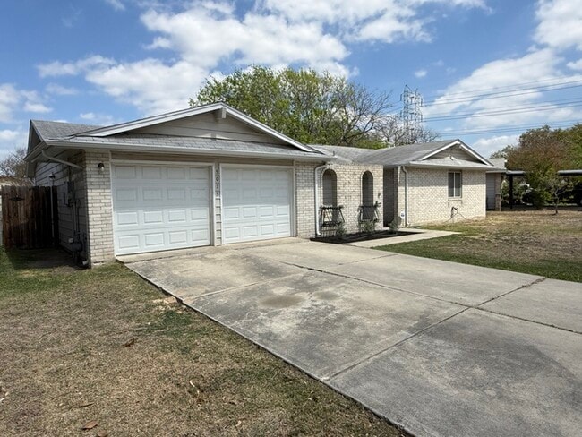 Photo - 5015 David Scott Dr