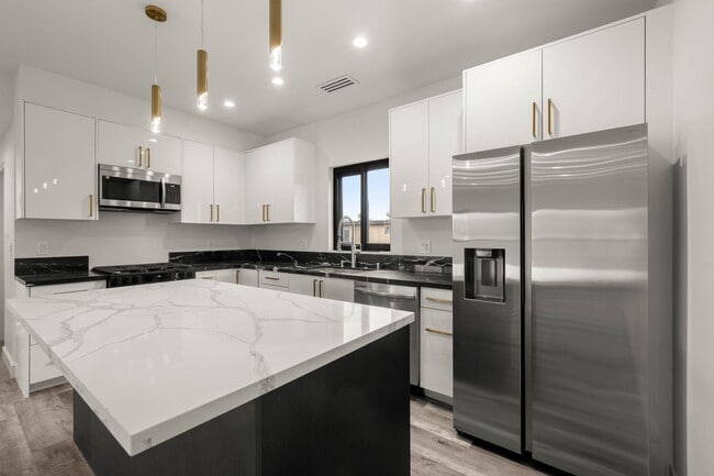 Photo - 1920 S Sherbourne Dr Unidad 1922