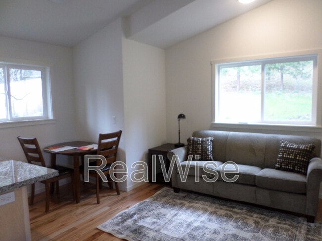 Photo - 209 Granite St