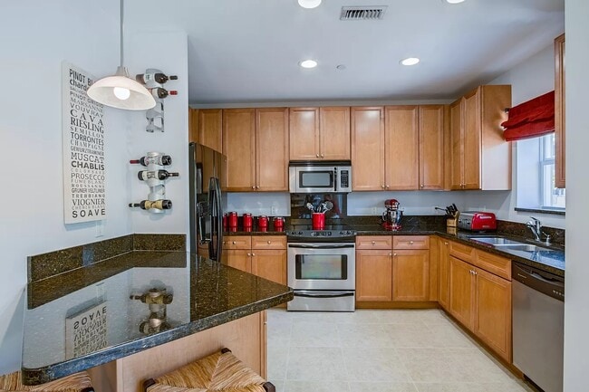 Photo - 708 SE 15th St