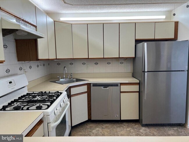 Photo - 19 Mendrey Ct