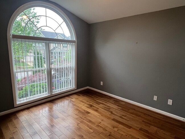 Photo - 221 Old Woolen Mill Ln