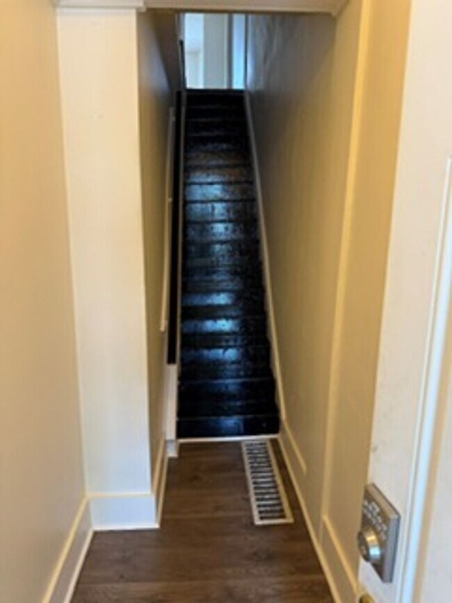 Photo - 1559 W King St Unit 2