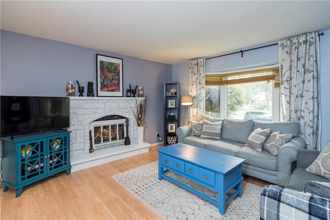 Photo - 627 Novavista Dr