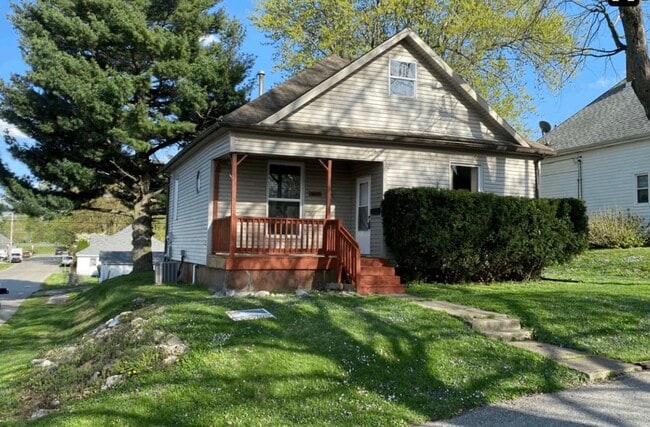 Photo - 1004 South First Street