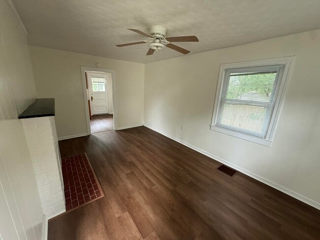 Photo - 203 W Elm St