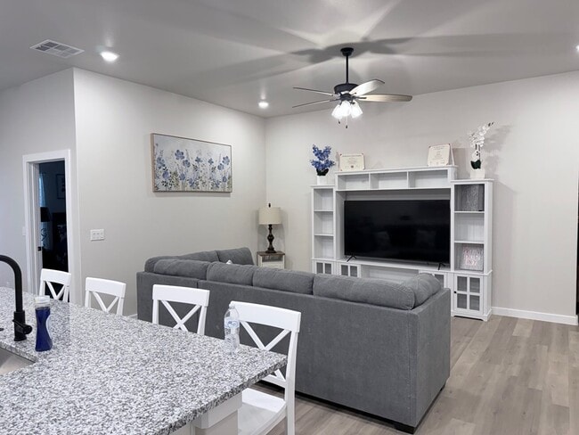 Photo - 2944 Hidalgo Ave