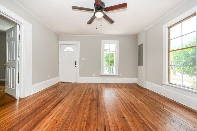 Photo - Spacious Pet-Friendly 3BR Home for Rent in Griffin, GA