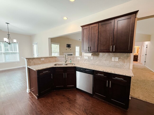 Photo - 728 Roanoke Drive