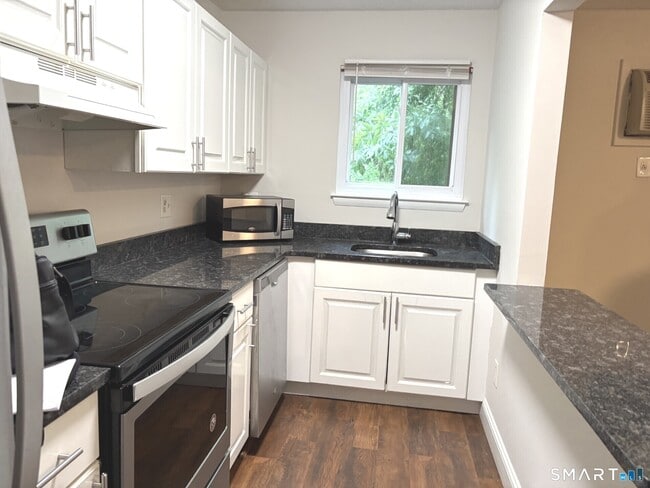 Photo - 19 Somers St Unit B8