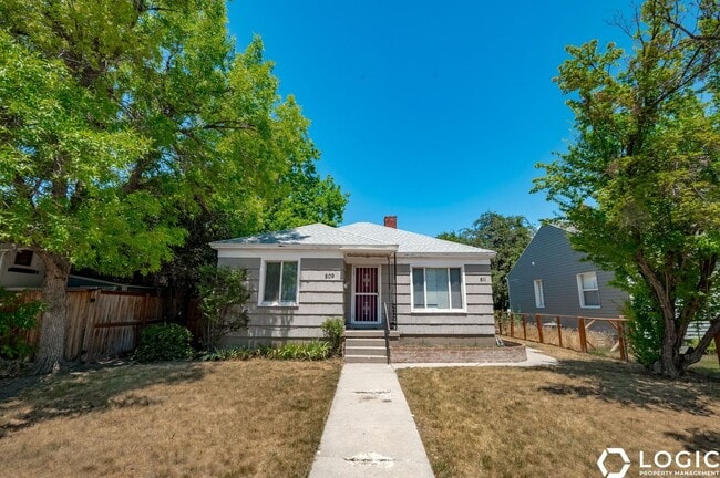 Building Photo - 811 E 50 S