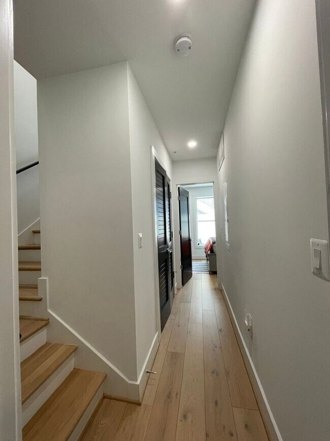 Photo - 1018 Bryant St NE