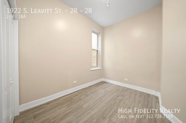 Photo - 1922 S Leavitt St Unit 2R