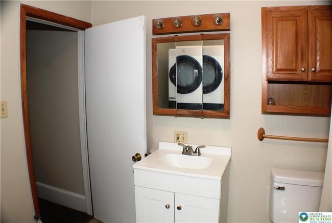 Photo - 353 N 6th St