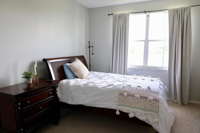 Photo - 2060 Greenview Shores Blvd Unit 319