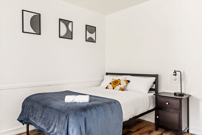 Photo - 515 Landfair Ave Apartment Unit Single Room 5 - 5