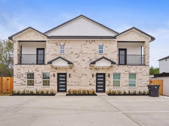 Photo - 4737 Reed Rd Unit B