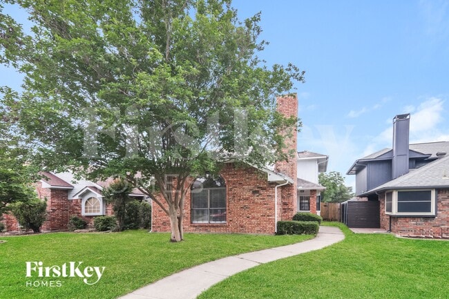 Photo - 2026 Greenview Dr