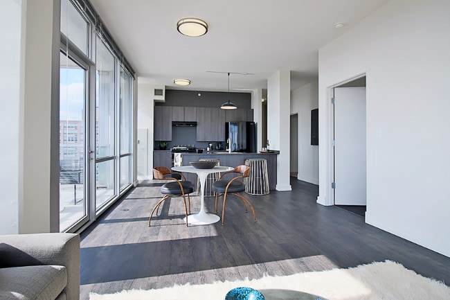 Photo - 2148 S Indiana Ave