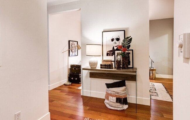 Photo - 2911 2nd Ave Unit 323