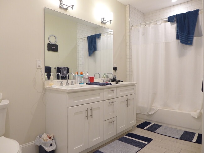 Photo - 142 Washington St