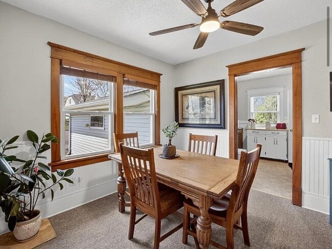 Photo - 413 Carlton Ave W