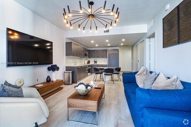 Building Photo - 55 SW 9th St Unit 3010 Rental