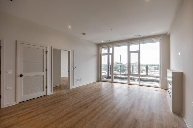 Photo - 6340 W Belmont Ave Unit 206