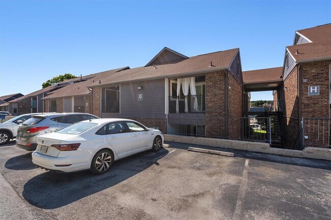 Photo - 1840 Burton Dr Unidad 131