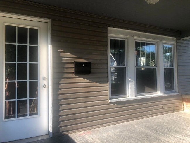 Photo - 600 E 1st St