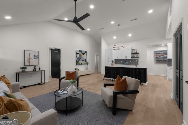 Photo - 1180 Fleming St