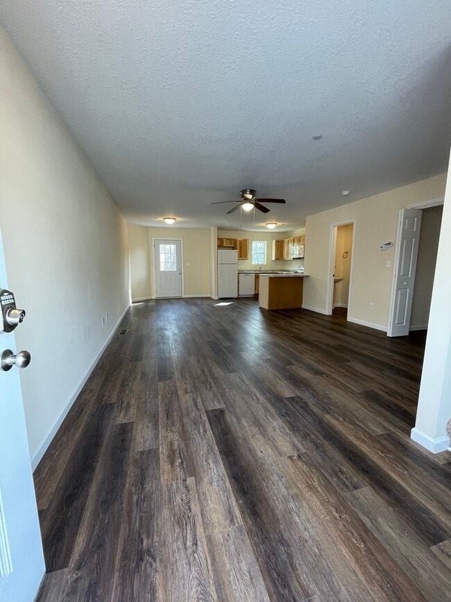 Photo - 640 Evans Rd