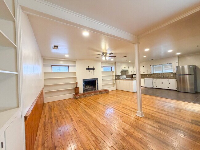 Photo - Gorgeous Mid Century Style Located in the Medical District!