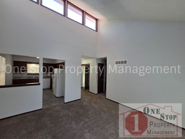 Photo - Welcome Home to this Adorable 2 Bed 1.5 Bath Duplex in Independence!!