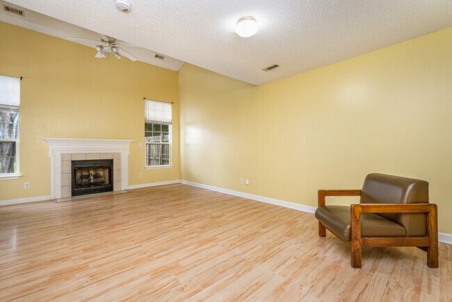 Photo - 9026 Tibble Creek Way