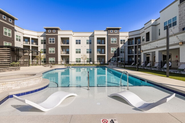 Heritage Grove apartments — community photo