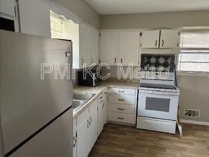 Photo - 1608 W 24th Terrace S