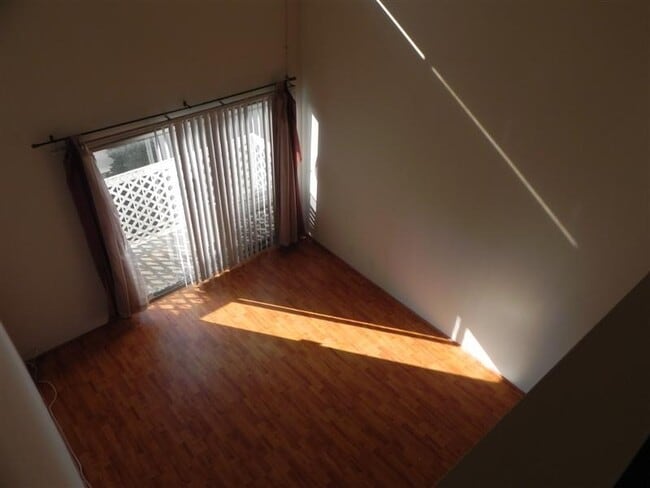 Photo - 2BR/2BA LOFT CONDO IN BIXBY KNOLLS