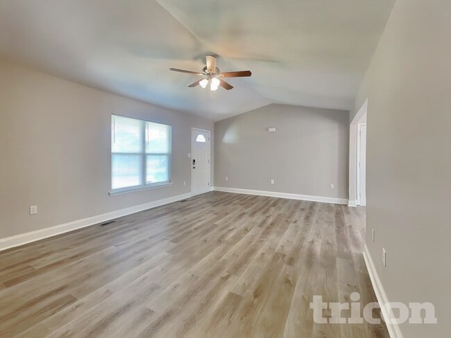 Photo - 2010 Beauty St