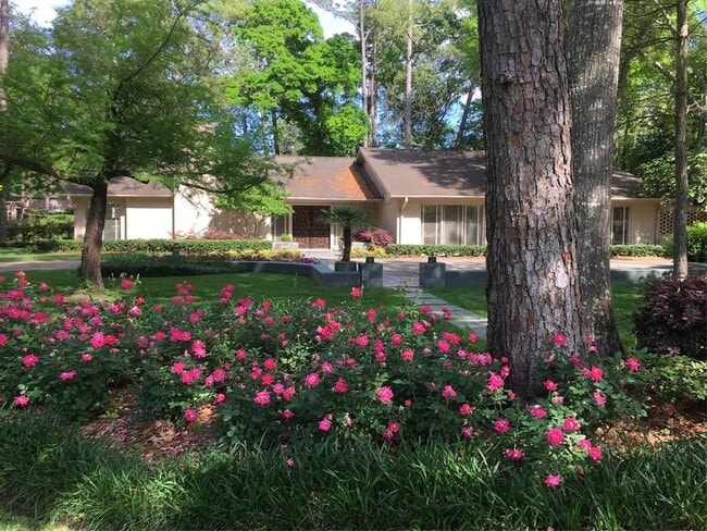 Building Photo - 614 Saddlewood Ln Rental