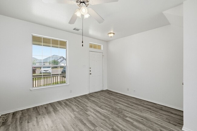 Photo - 2849 Southampton Way Unidad B