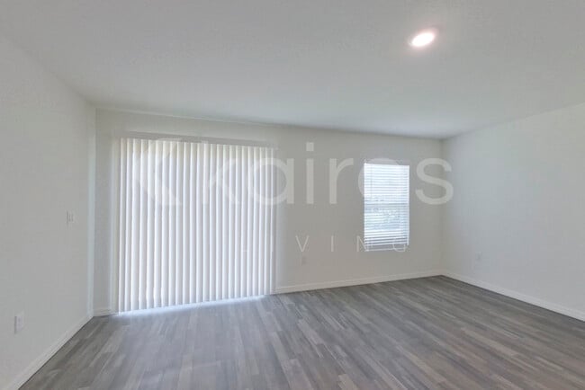 Photo - 150 Snedeker St