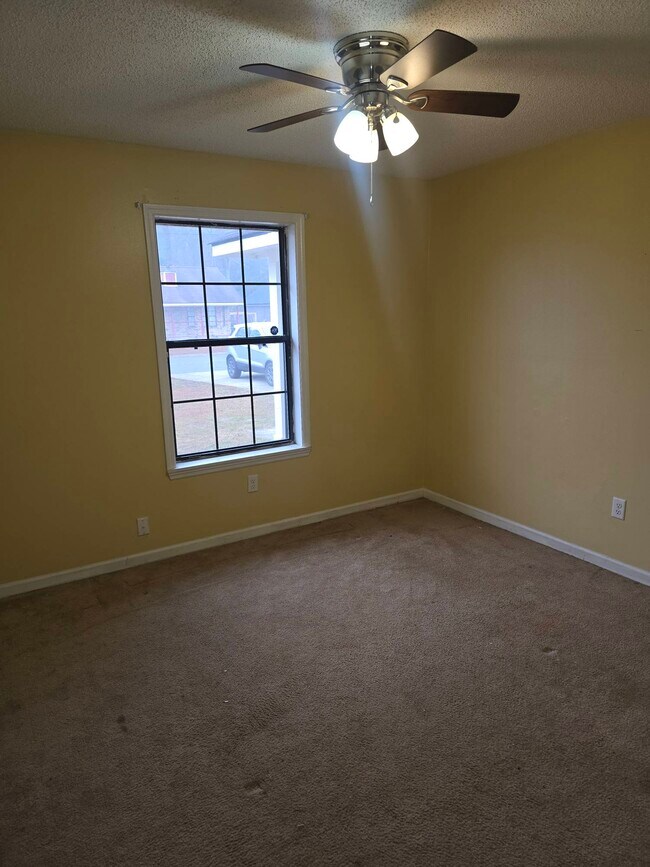 Photo - 1304 Tower Dr