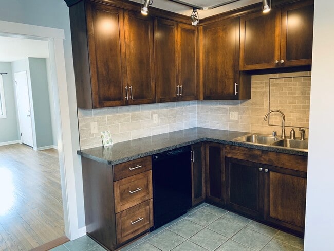 Kitchen - 324 Center Ave Unit 1