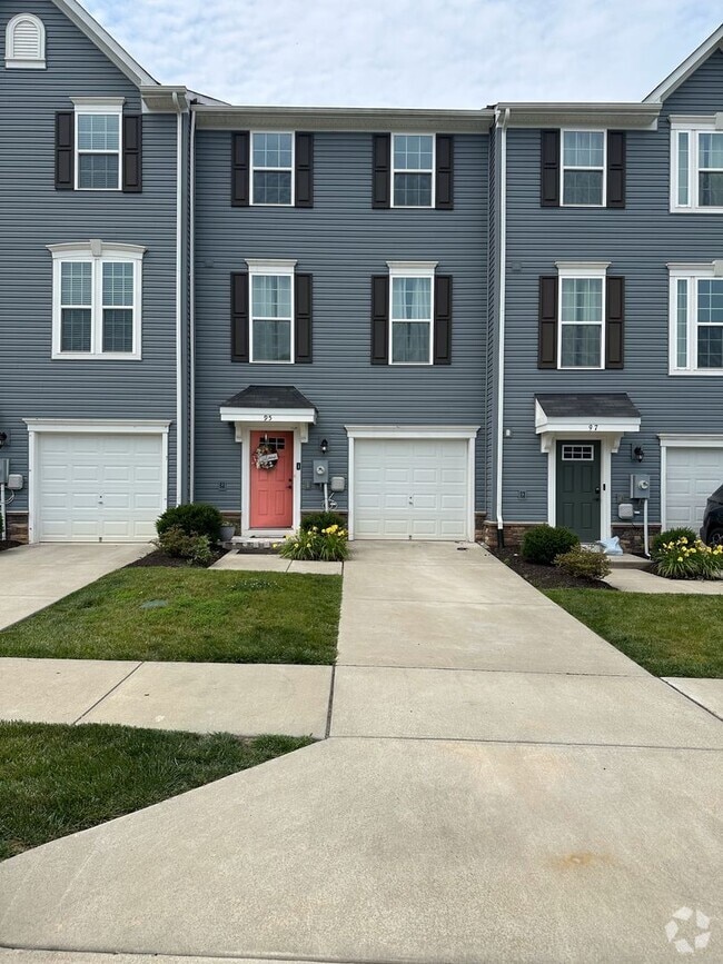 Building Photo - Village Oaks Townhome 3bed/2.5Bath