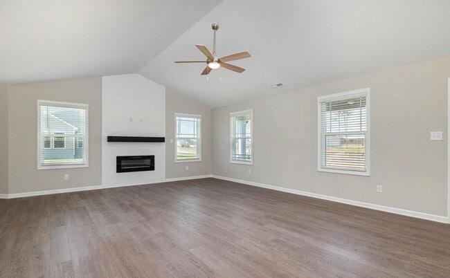 Photo - 104 Burnello Ct